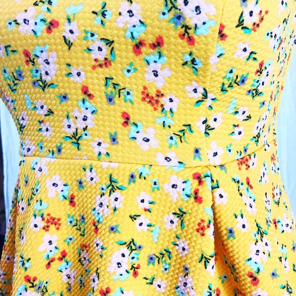 Girls yellow floral above knee dress - Picture 3 of 4